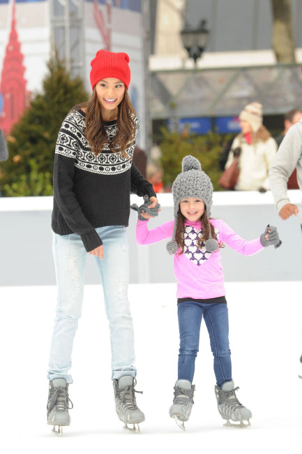 jamie-chung-ice-skating-main